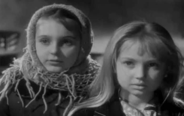Дебютная роль Ларисы Луппиан в фильме *Ты – не сирота*, 1962 | Фото: kino-teatr.ru