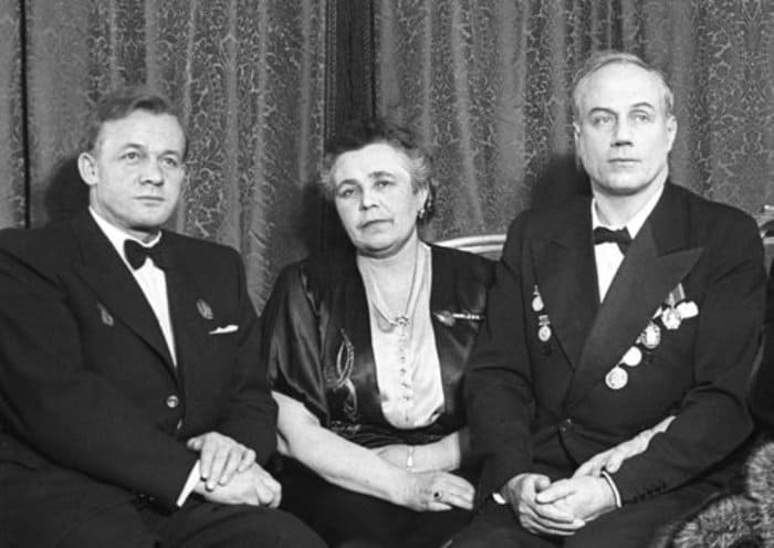Народные артисты СССР (слева направо): Сергей Лемешев, Елена Степанова, Иван Козловский | Фото: m24.ru