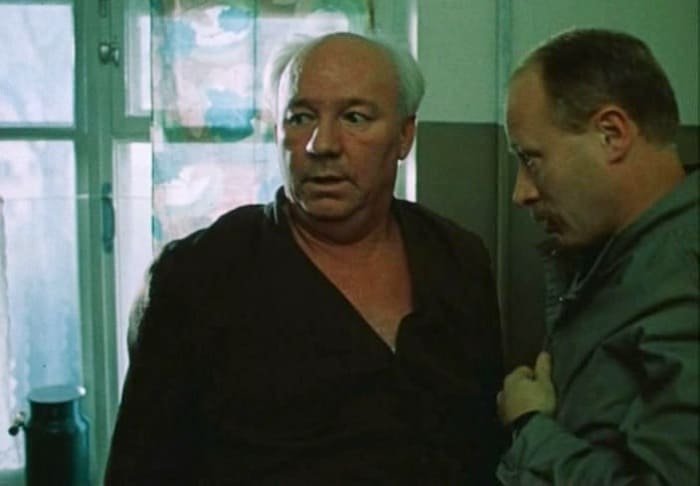 Николай Рыбников в фильме *Выйти замуж за капитана*, 1985 | Фото: vokrug.tv