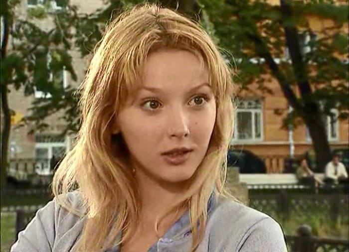 Ольга Понизова в сериале *Две судьбы*, 2002 | Фото: kino-teatr.ru