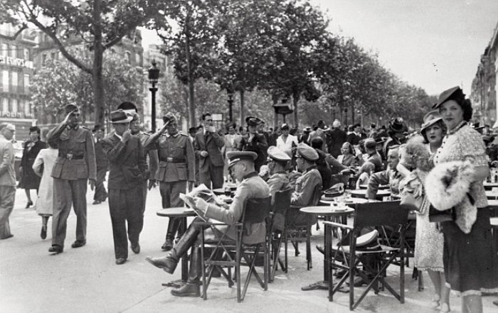 Парижская улица времен оккупации
