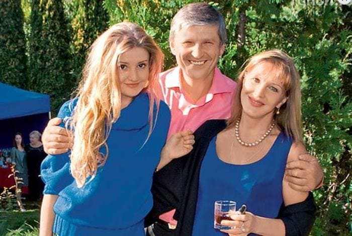 Елена Проклова с мужем Андреем Тришиным и дочерью Полиной | Фото: zakulisi.ru
