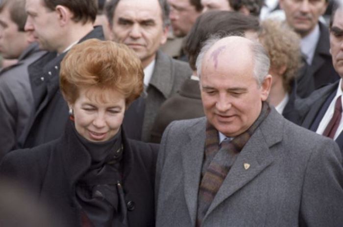 Раиса и Михаил Горбачевы во время дружественного визита в Югославию, 1988 | Фото: ria.ru