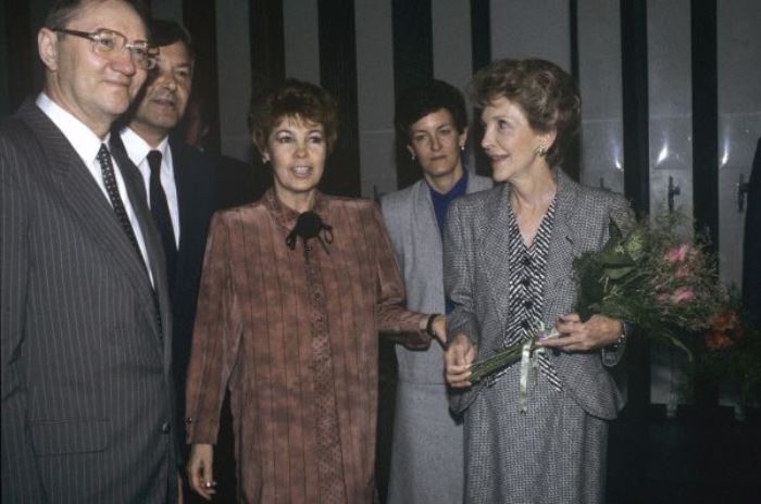 Раиса Горбачева и Нэнси Рейган в Государственной Третьяковской галерее, 1988 | Фото: ria.ru