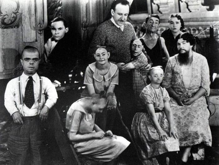 Шлитци и другие артисты с особенностями развития на съемках, 1932 | Фото: kino-teatr.ru