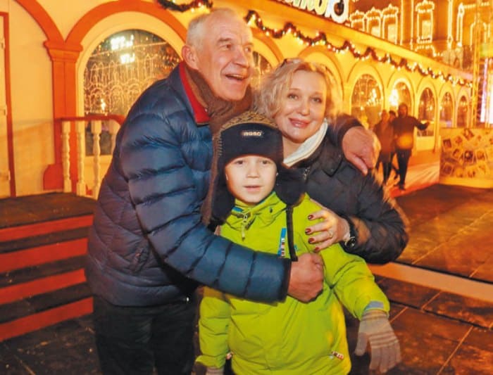 Сергей Гармаш с женой и сыном Иваном | Фото: tele.ru