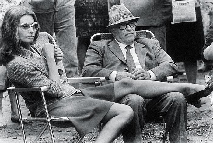 Софи Лорен и Карло Понти на съемках фильма *Подсолнухи*, 1969. Фото В. Генде-Роте | Фото: newsland.com
