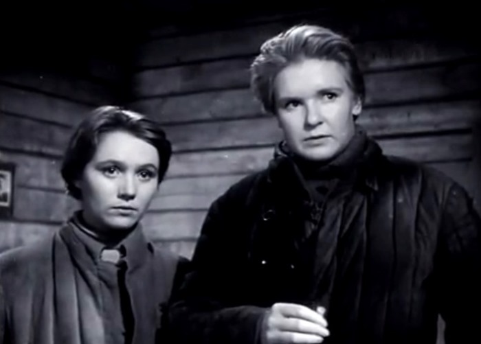 Кадр из фильма *В трудный час*, 1961 | Фото: kino-teatr.ru