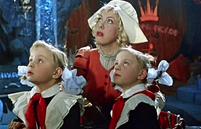 Кадр из фильма *Королевство кривых зеркал*, 1963 | Фото: kino-teatr.ru