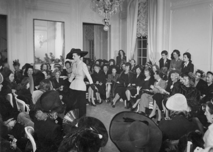 Первый показ Christian Dior, Париж, 12 февраля 1947 г. | Фото: style.rbc.ru