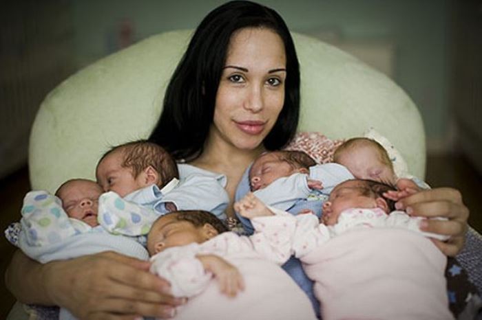 Надя Сулеман родила восьмерых детей