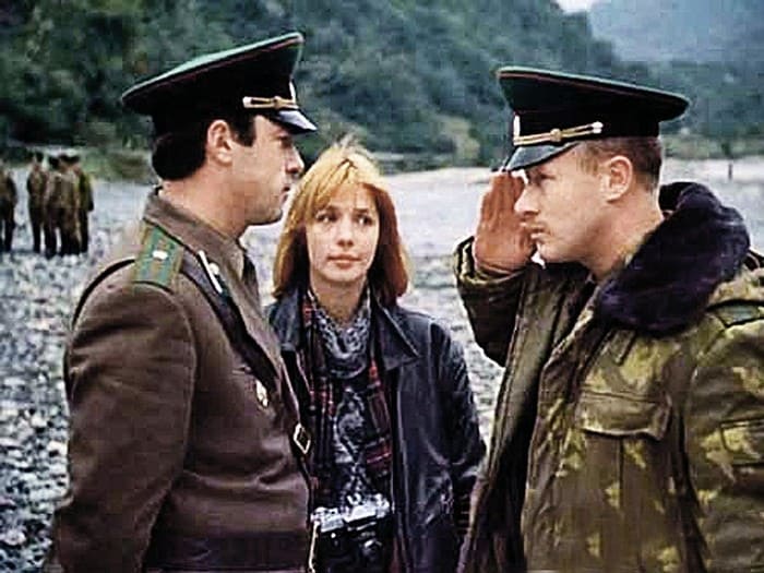 Кадр из фильма *Выйти замуж за капитана*, 1985 | Фото: kp.ru