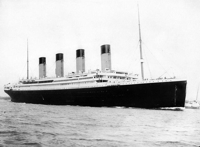 *Титаник* выходит из Саутгемптона в свой первый и последний рейс, 10 апреля 1912 г.
