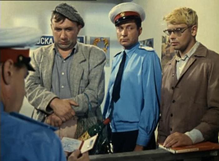 Кадр из фильма *Операция *Ы* и другие приключения Шурика*, 1965 | Фото: kino-teatr.ru