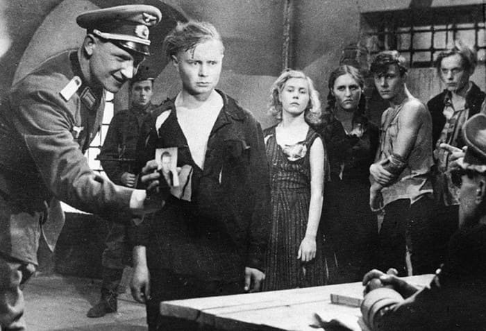 Кадр из фильма *Молодая гвардия*, 1948 | Фото: whatisgood.ru
