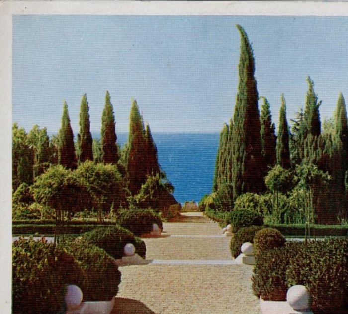 Парк на территории дворца Харакс. Крым, 1925 год. 
