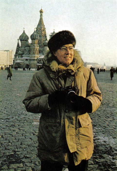 Дин Кондер гуляющий на Красной площади. СССР, Москва, 1977 год.