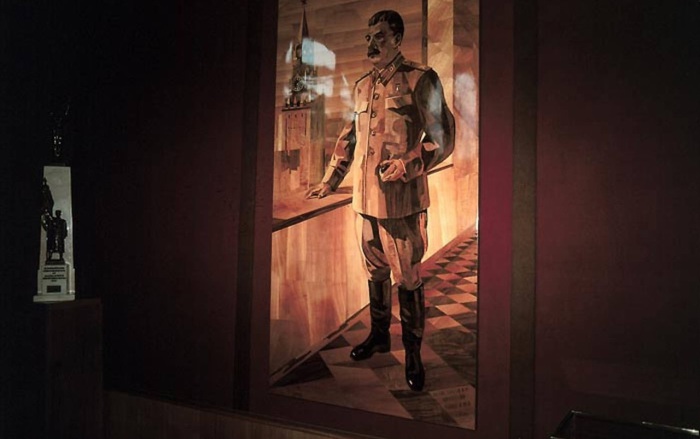 Инкрустированный портрет Сталина в Доме-музее Сталина в Гори.
