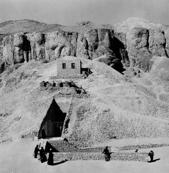 Вход в гробницу Тутанхамона для посетителей. 