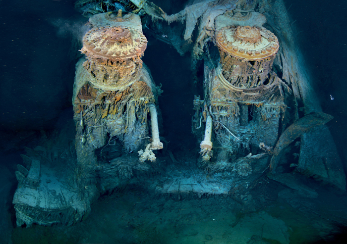 Два огромных двигателя Титаника покоящихся на дне. 