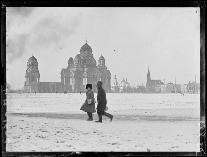 Тихвинская площадь и Кафедральный собор. Иркутск, март, 1919 год.