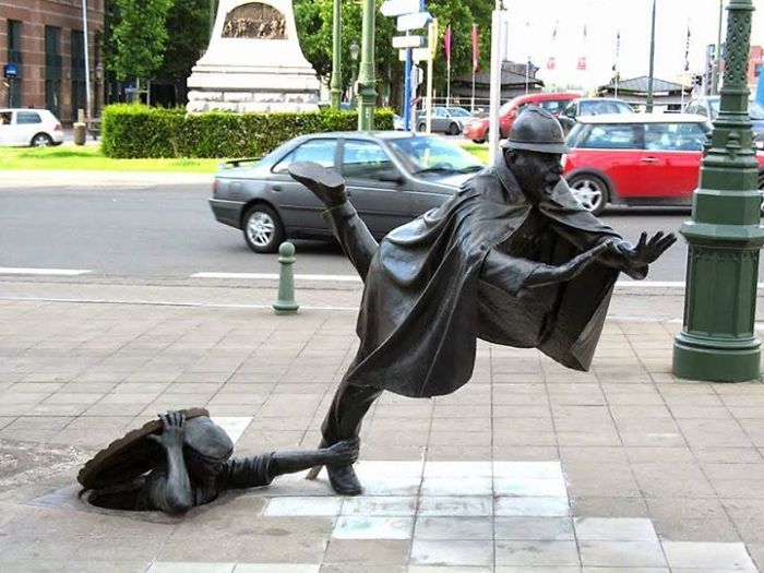 Невероятная скульптура, которая бросает вызов гравитации. 