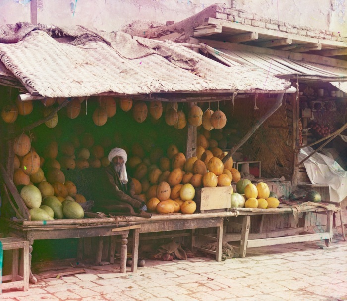 Торговец дынями. Самарканд, начало 20 века.