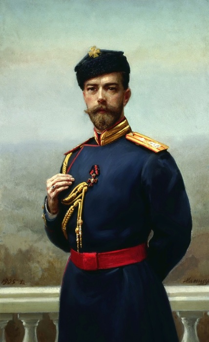 Император Николай II с орденом святого Владимира в 1905 году.