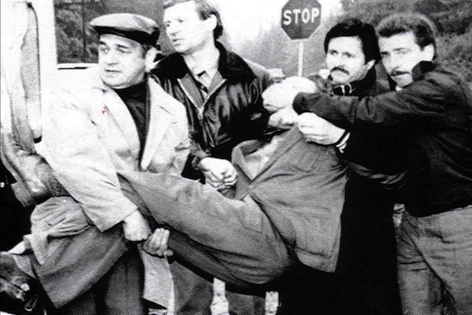Сотрудники КГБ арестовали шпиона. Подмосковье, 1985 год.