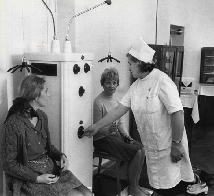 Машина для лечения мигрени. СССР, 1970 год. 