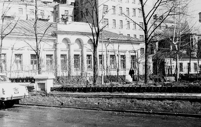 Собачья площадка. СССР, Москва, 1961 год.