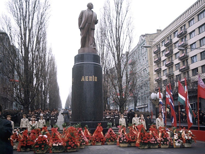 Памятник Ленину на проспекте Тараса Шевченко, СССР, Киев, 1988 год.
