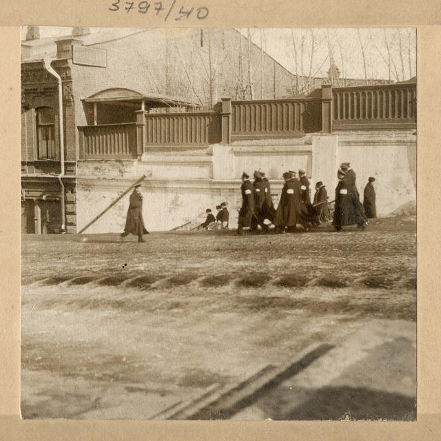 Патруль милиционеров. Томск, 5 марта 1917 года.