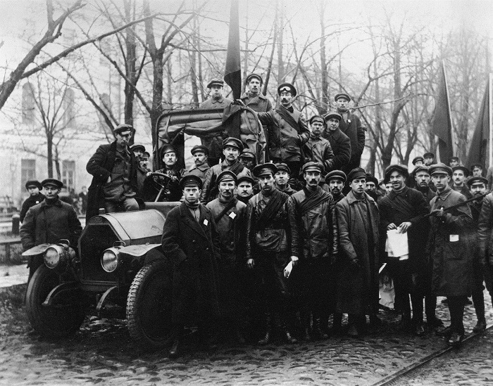Отряд красногвардейцев в Петрограде. 1917 год. 