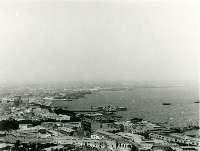 Вид на Бакинский международный морской торговый порт. Азербайджан, Баку, 1930 год.