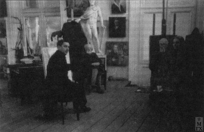 Мастерская Е. Кацмана, П. Радимова и С. Уншлихт в Кремле. 1920-е.