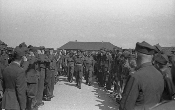 29 апреля 1945 года американские войска освободили около 5000 заключённых из лагеря для военнопленных офицеров в Мурнау.