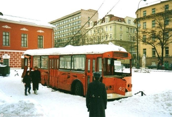 Троллейбус, который уже никогда не выйдет на маршрут.