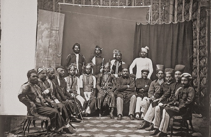 Коллекция  фотографий из гарема индийского махараджи, сделанных в XIX веке. 