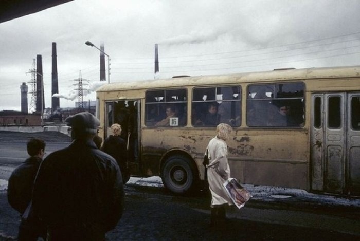Ретро фотографии, рассказывающие о том, как жили россияне в 1990-е годы.