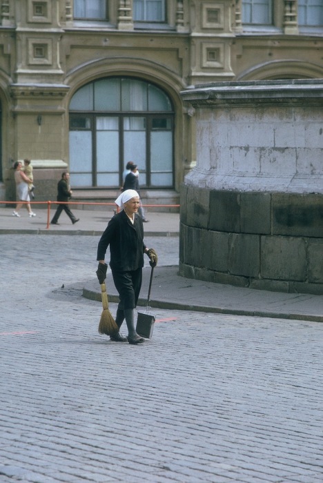 Уборка на Красной площади. СССР, Москва, 1971 год.
