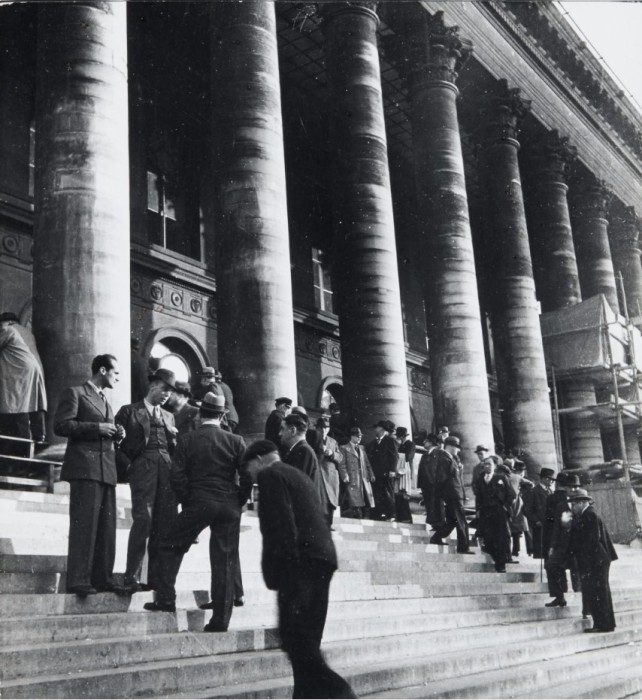 Парижская фондовая биржа в 1937 году. 