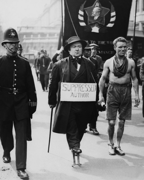 Коммунистическая демонстрация в Англии в 1928 году.
