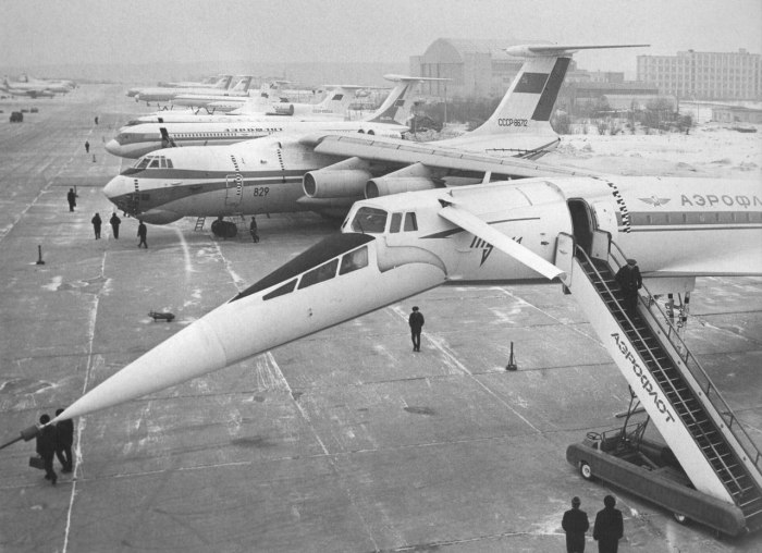 Выставка авиатехники в аэропорту Шереметьево в 1974 году. 