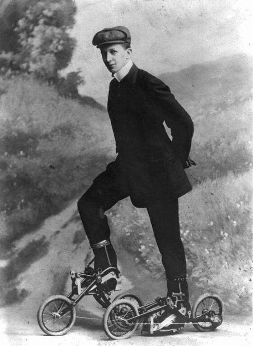 Роликовые коньки, 1910 год. 