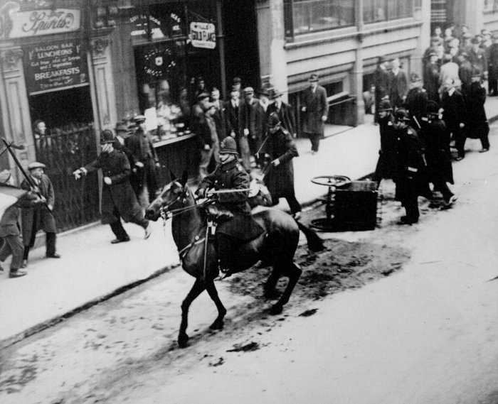 Массовые беспорядки в центре в Лондоне,  23 марта 1930 года.