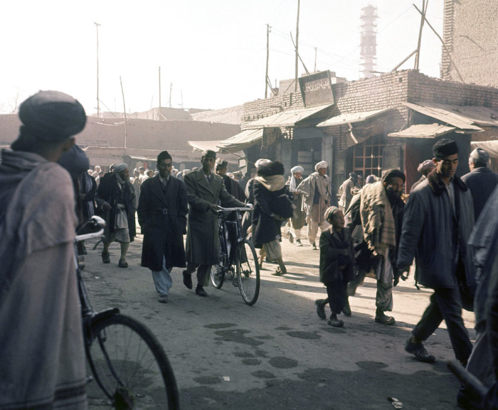 Уличная сцена в Кабуле в ноябре 1966 года.