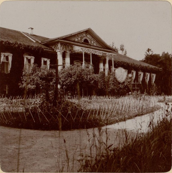 Усадьба и сад. Россия, село Талашкино, 1909 год.