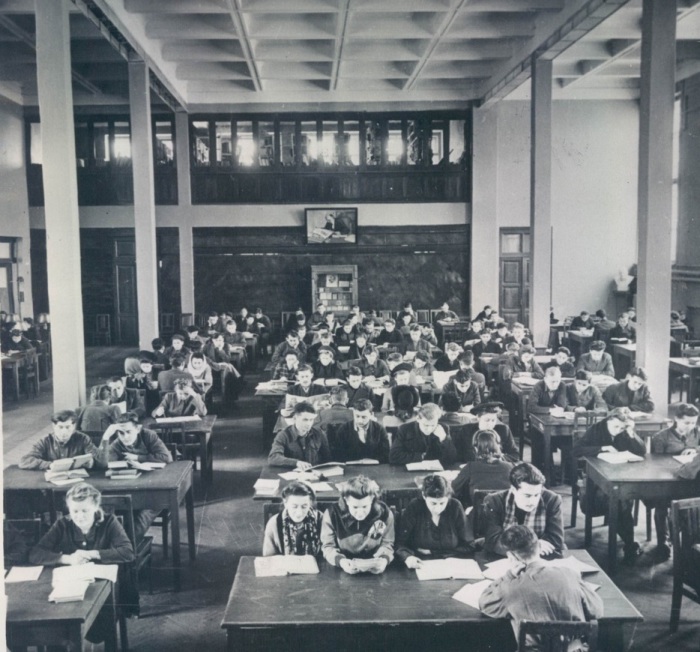 Читальный зал Ленинской библиотеки. СССР, Минск. 1948 год. 