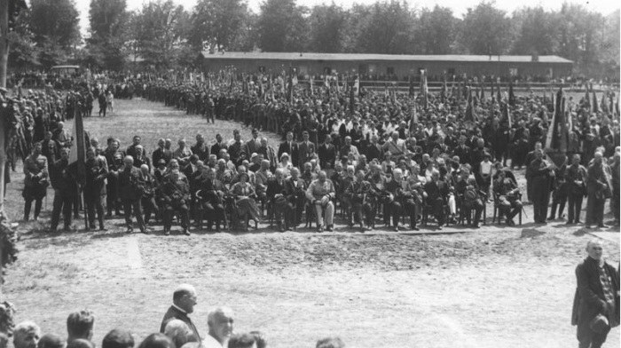 Торжества в Познани, в годовщину Чуда на Висле. 1920-е годы.